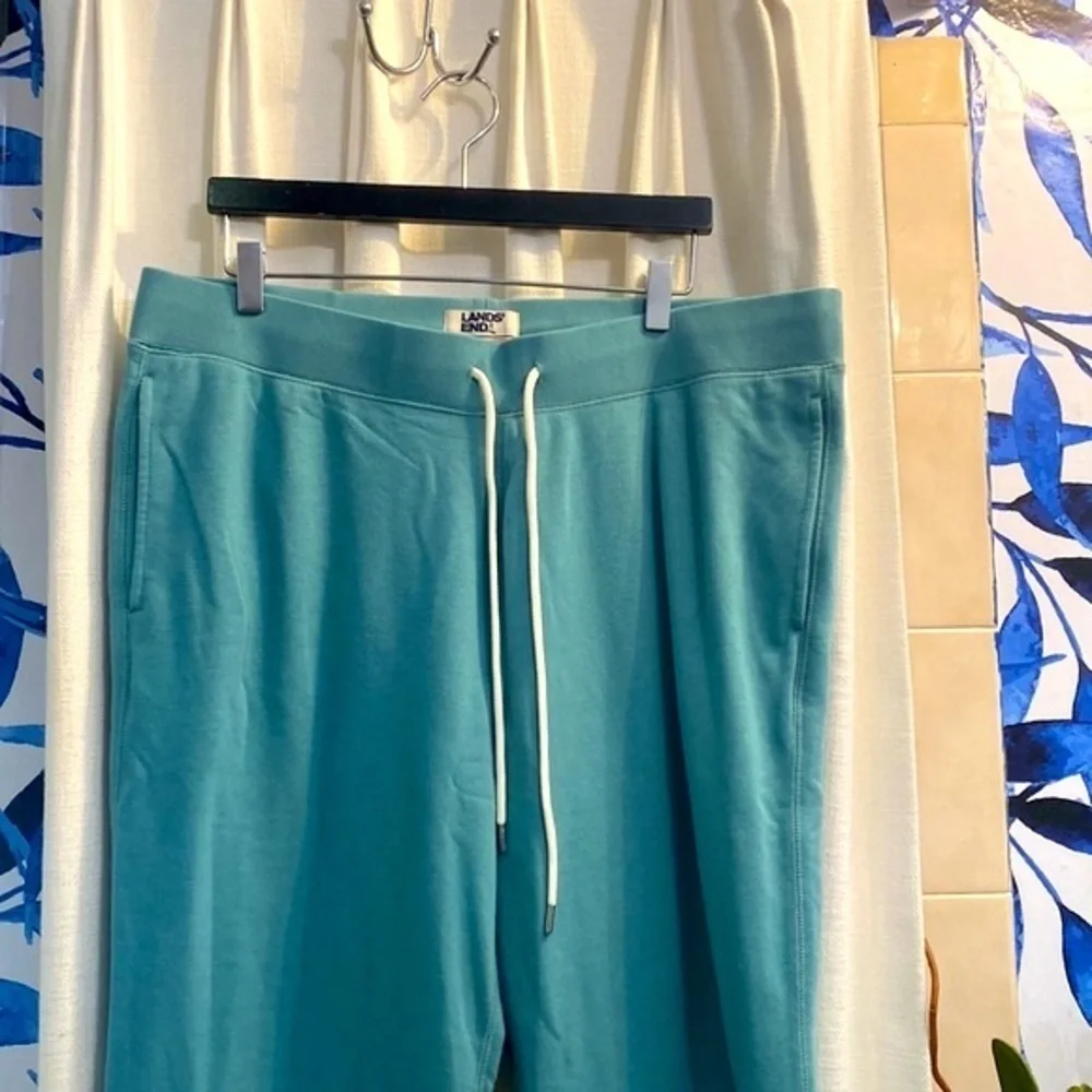 NWOT Men’s Land’s End Serious Sweats Sea Foam Blue Draw String Joggers Size L